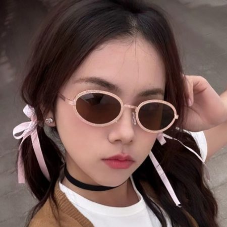 Women's Oval Fashion Glasses - Lightweight Everyday Glasses with Elegant Lens, Pastel pink rim - Non-Prescription Fashion Eyewear for Street Style, Parties, Office - Women's Chic Accessory, Party Accessories, Embossed Frame, Stylish Shades, Adults